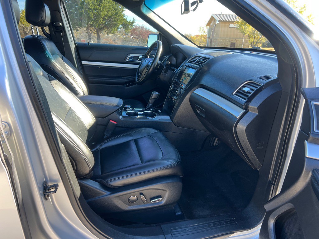 2017 Ford Explorer Image 19