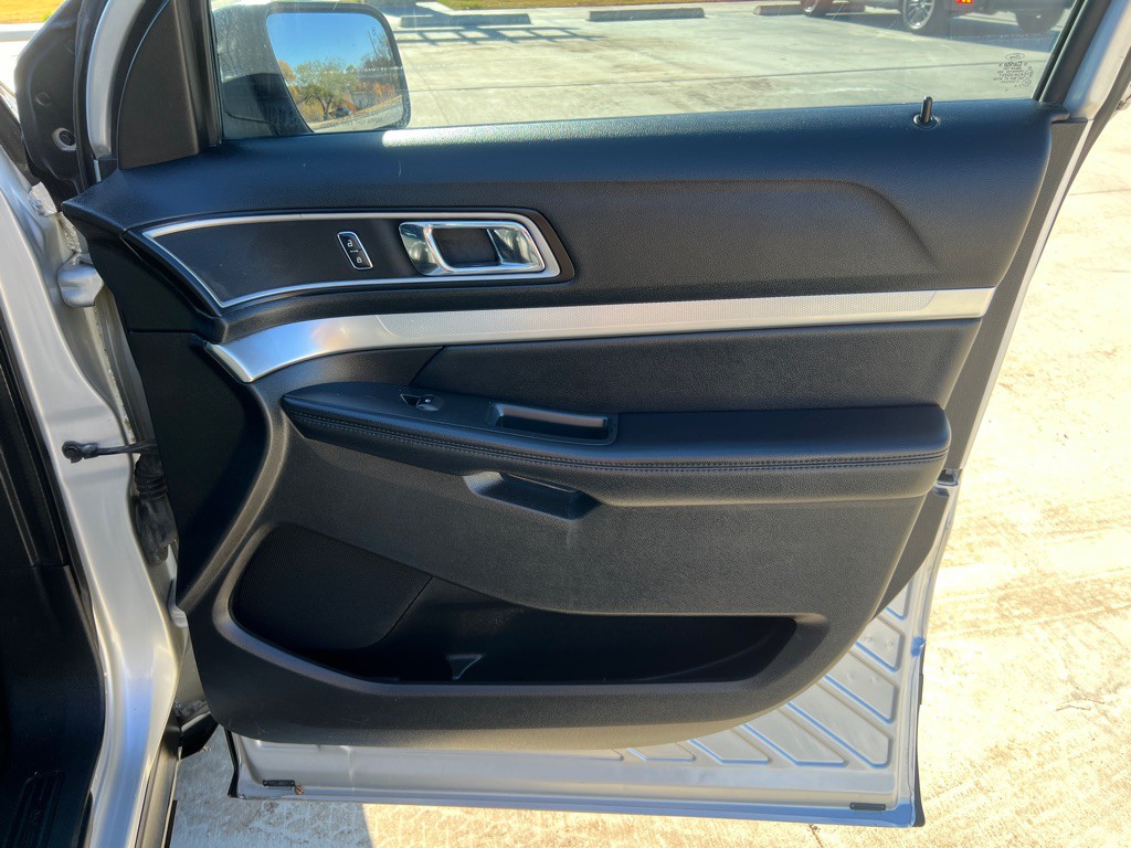 2017 Ford Explorer Image 21