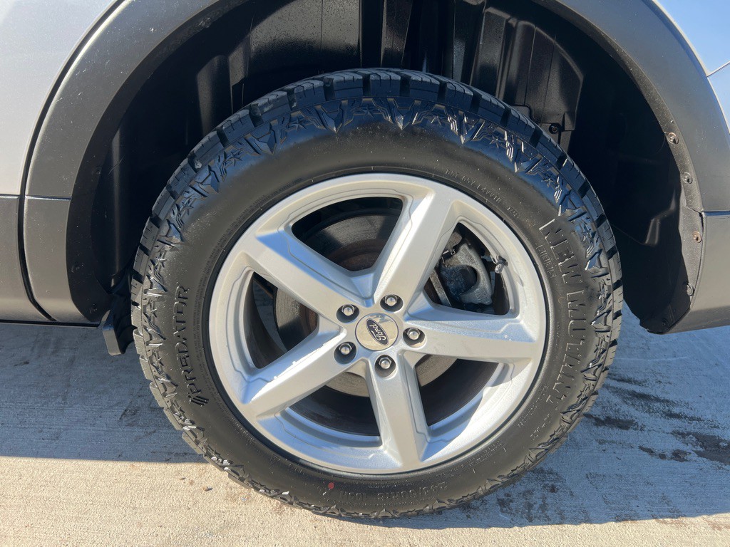 2017 Ford Explorer Image 24