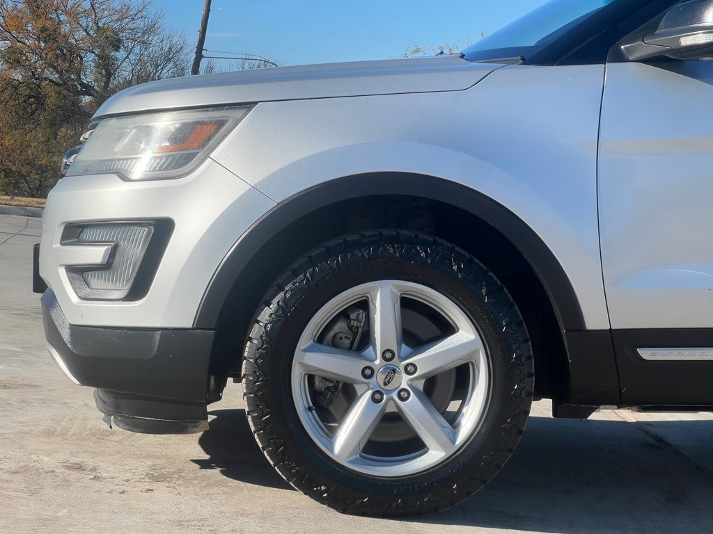 2017 Ford Explorer Image 25