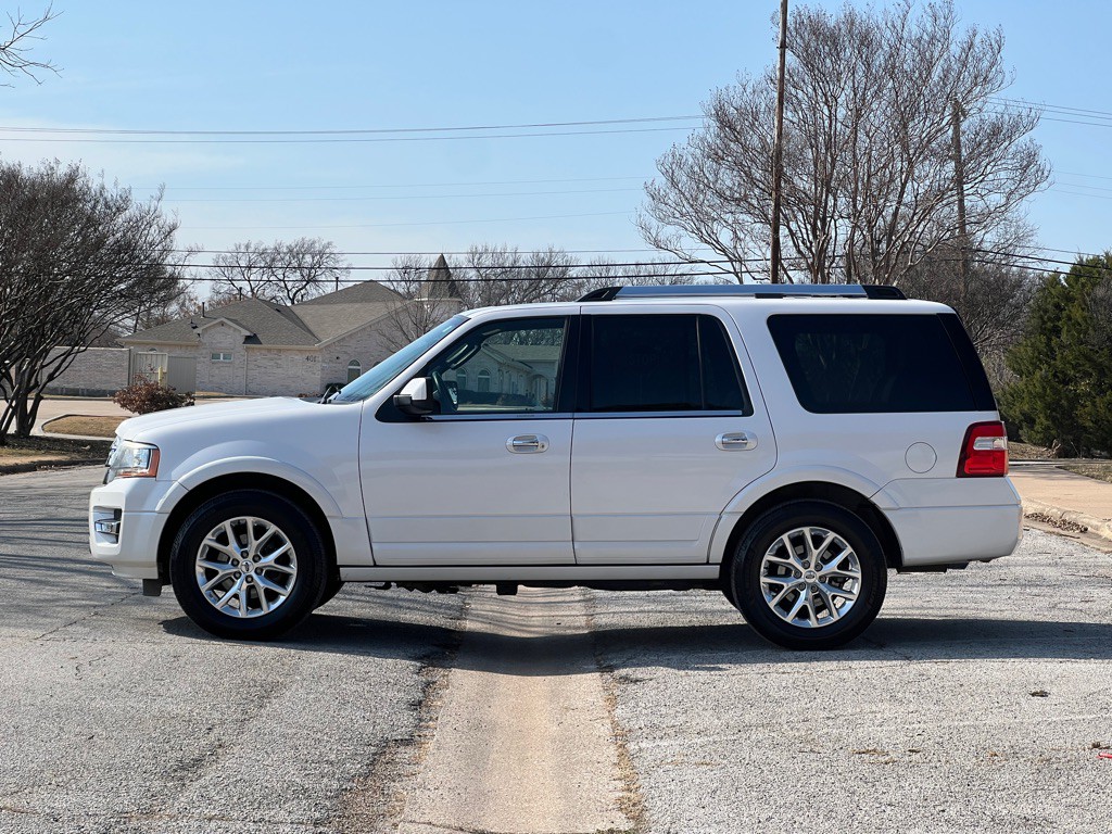 2016 Ford Expedition Image 2