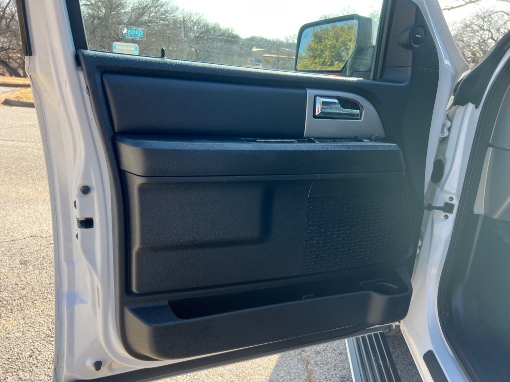 2016 Ford Expedition Image 11
