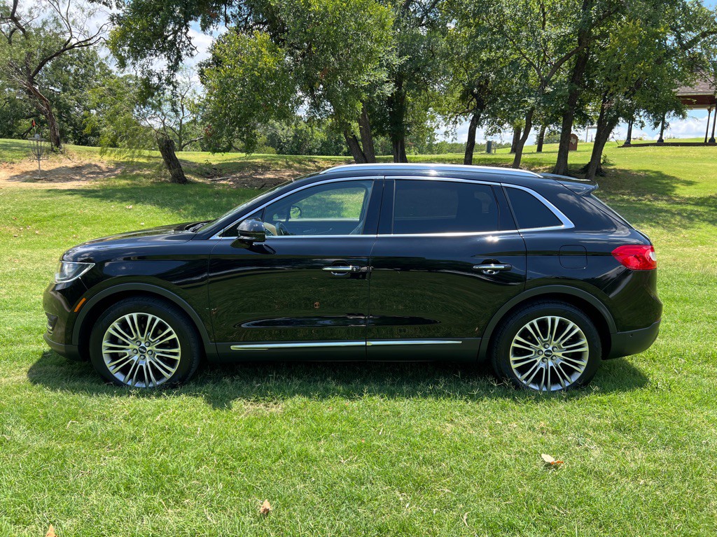 2017 Lincoln MKX Image 2