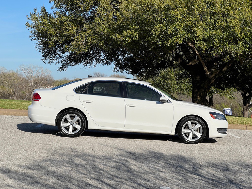 2012 Volkswagen Passat Image 6