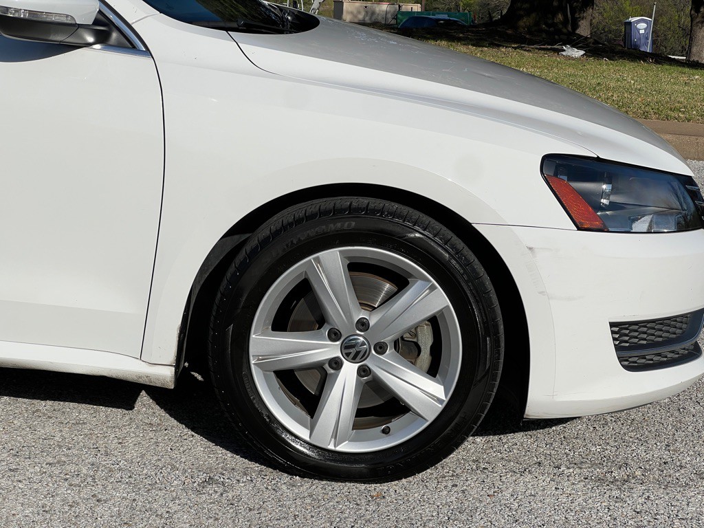 2012 Volkswagen Passat Image 21