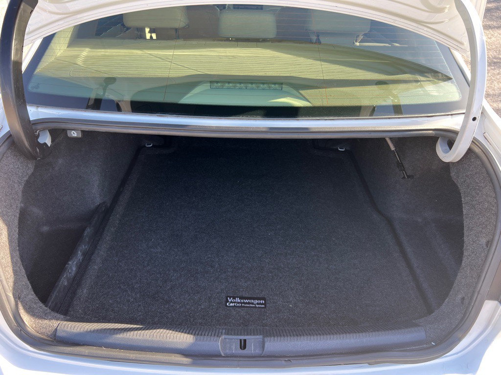 2012 Volkswagen Passat Image 30