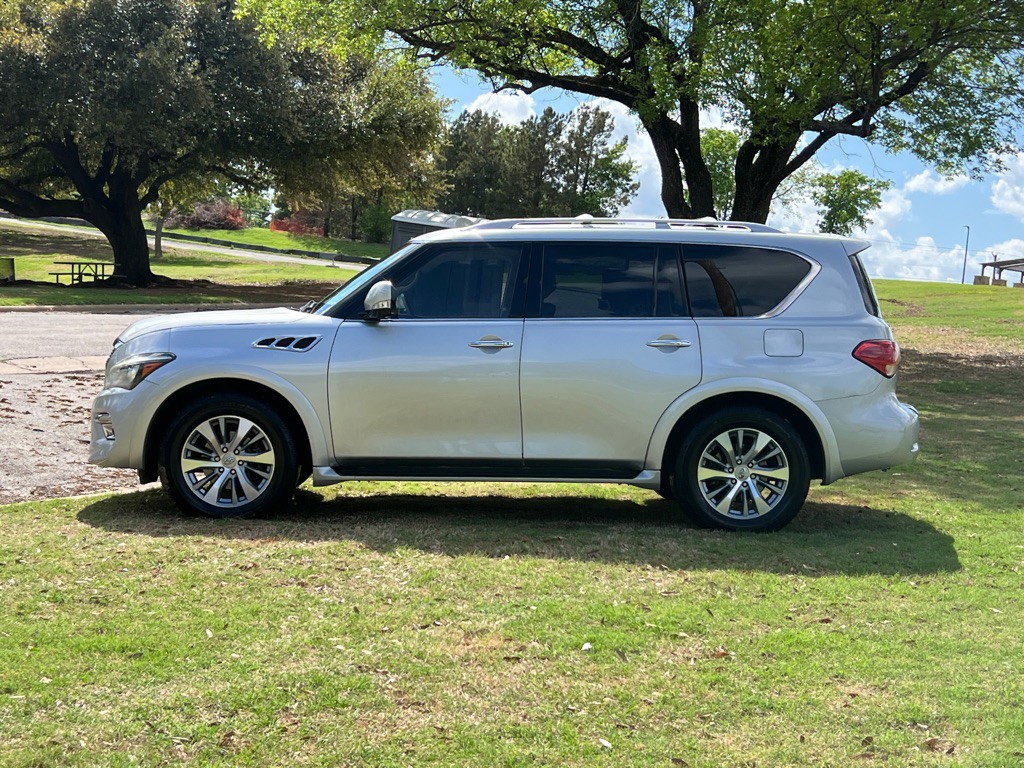 2015 INFINITI QX80 Image 2