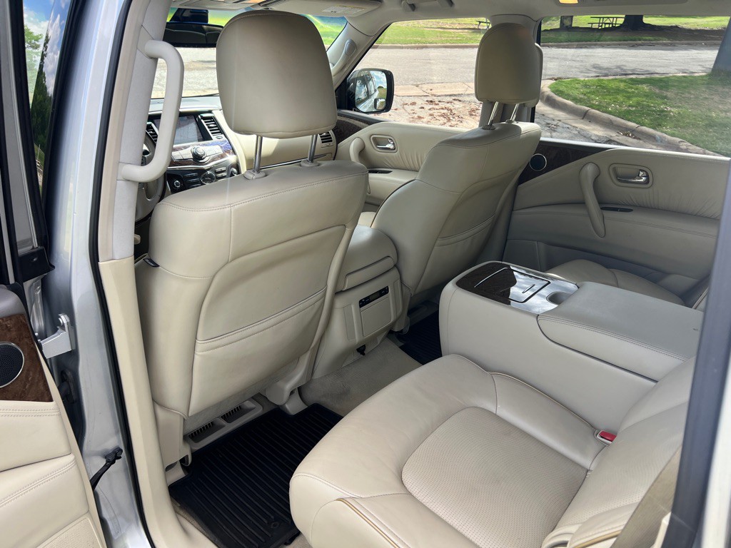 2015 INFINITI QX80 Image 12