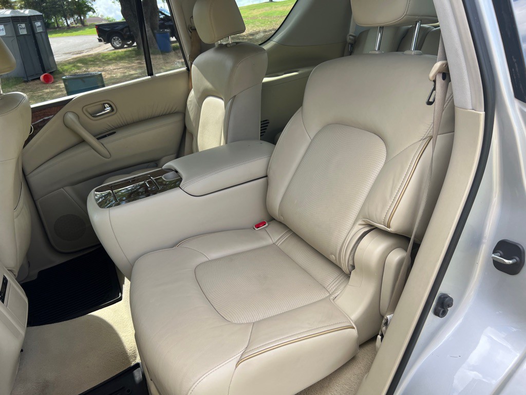 2015 INFINITI QX80 Image 13