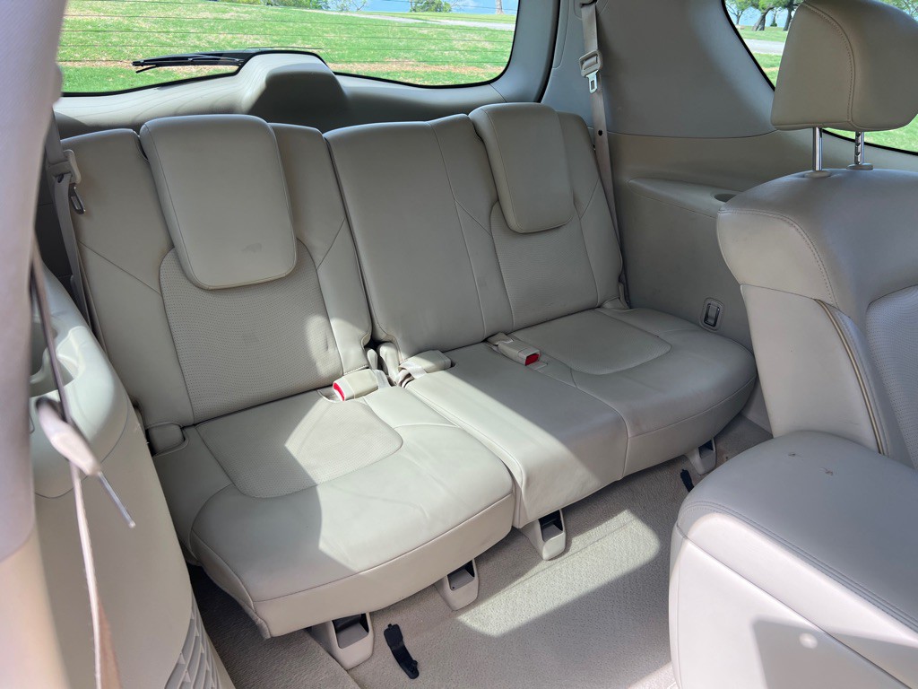 2015 INFINITI QX80 Image 17