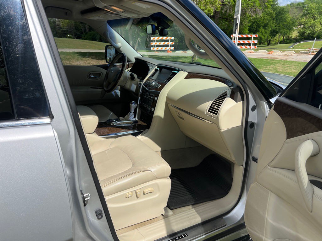 2015 INFINITI QX80 Image 19