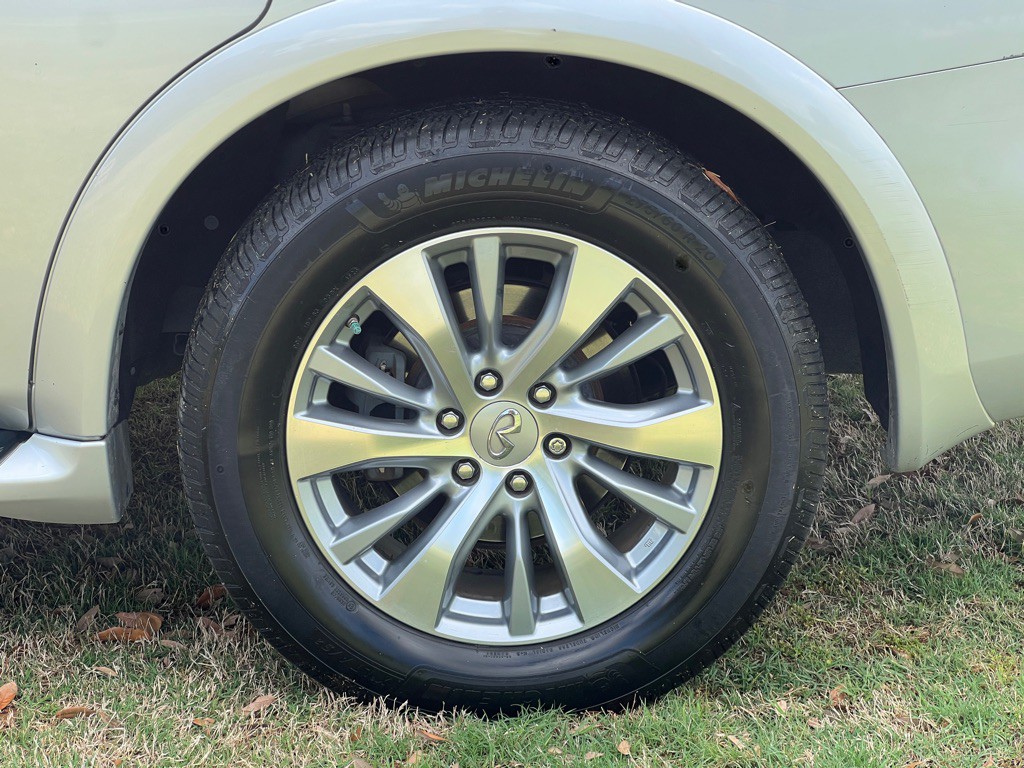 2015 INFINITI QX80 Image 24