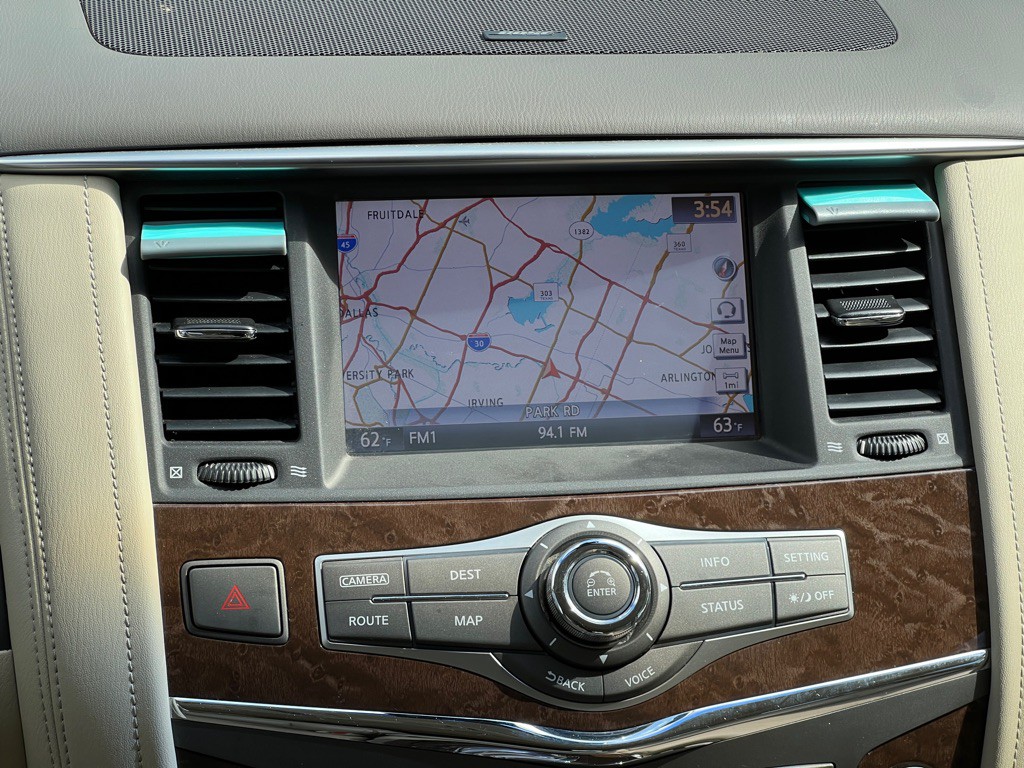 2015 INFINITI QX80 Image 30
