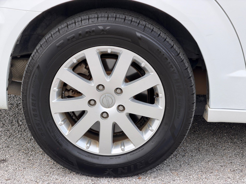 2014 Chrysler Town & Country Image 21