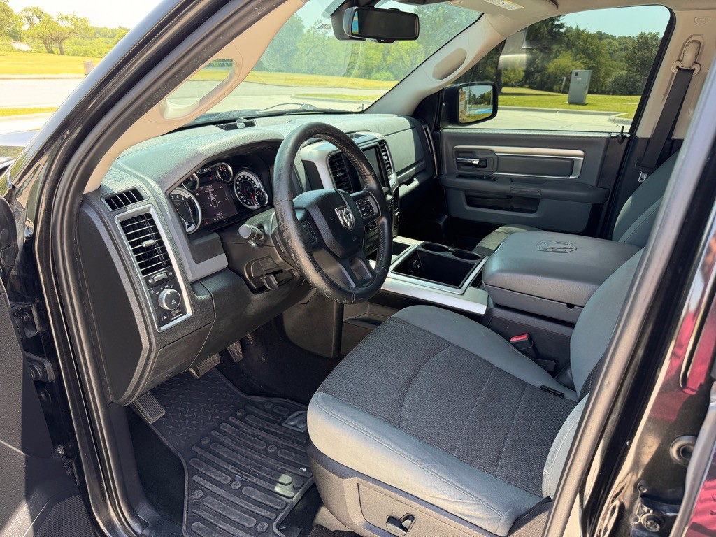 2015 RAM 1500 Image 9