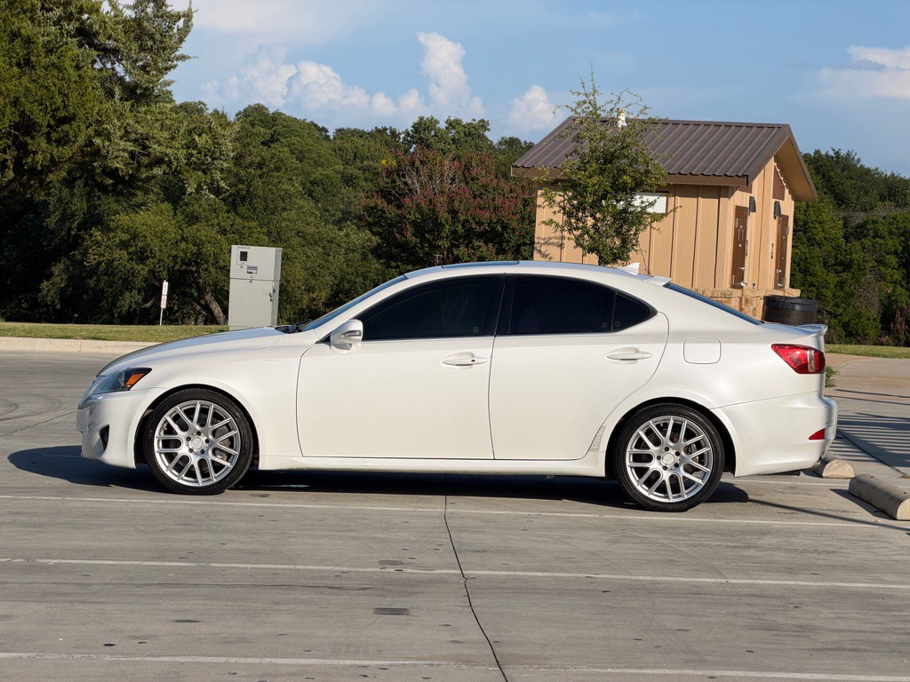 2012 Lexus IS Image 2