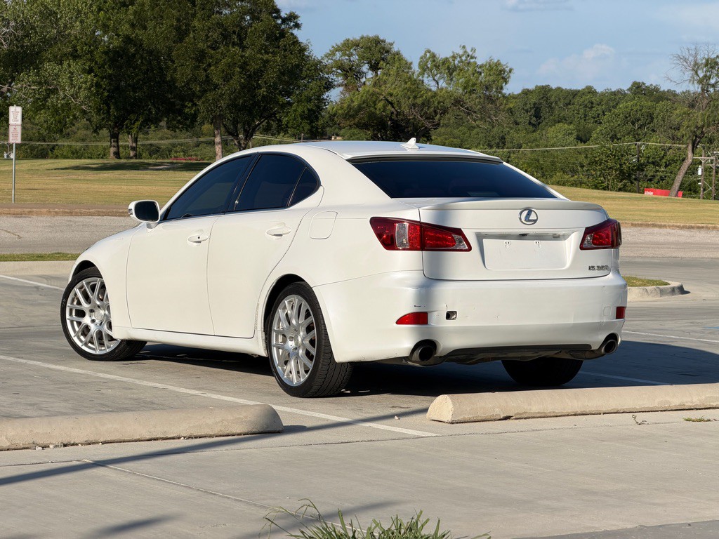2012 Lexus IS Image 3