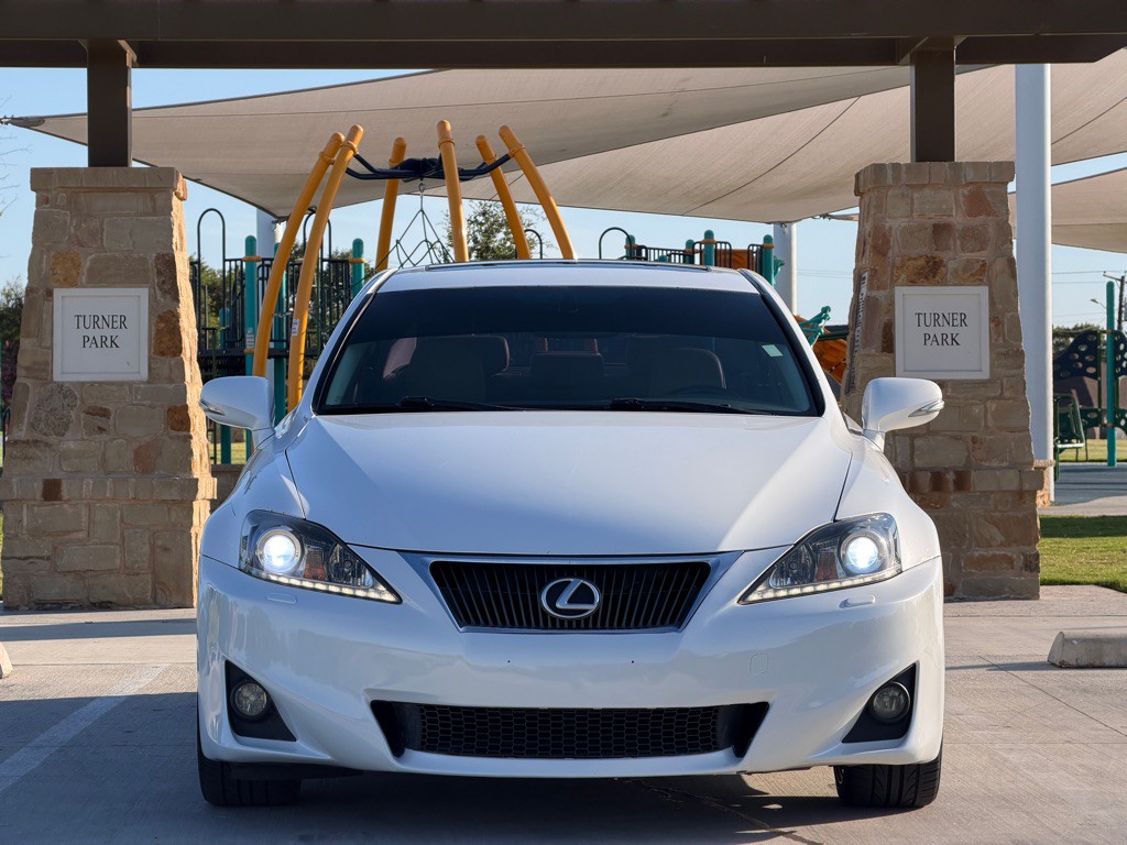 2012 Lexus IS Image 8