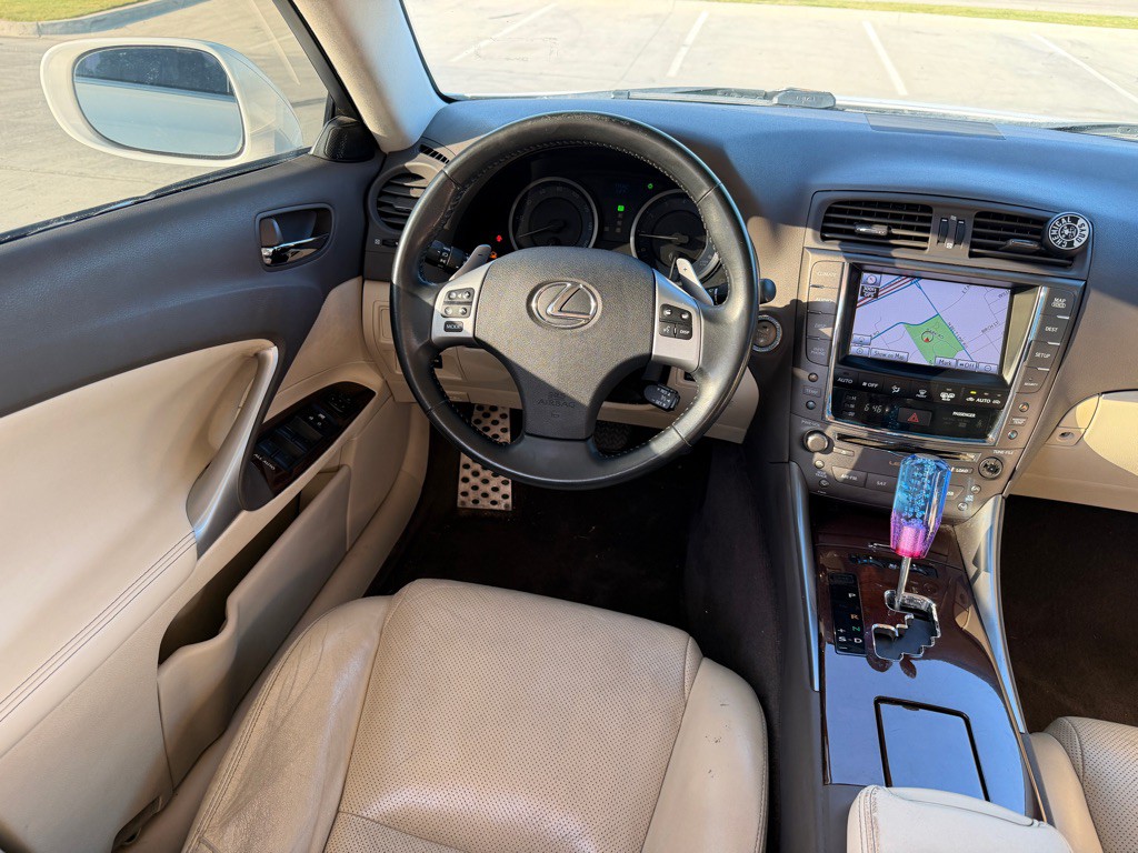 2012 Lexus IS Image 10
