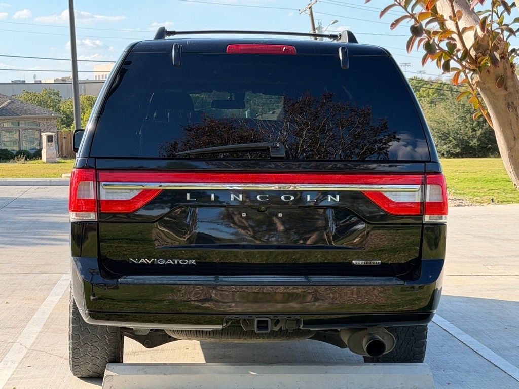 2015 Lincoln Navigator Image 4