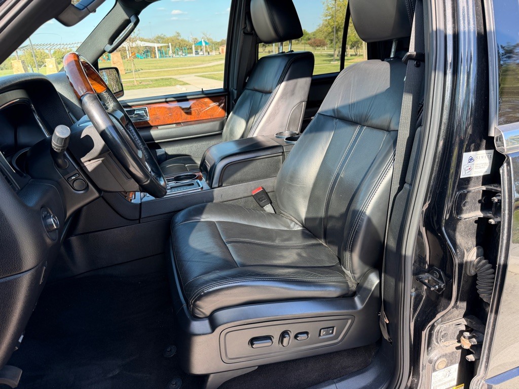 2015 Lincoln Navigator Image 10