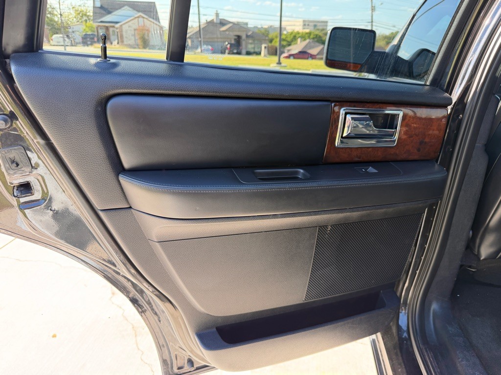 2015 Lincoln Navigator Image 15