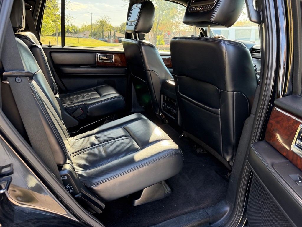 2015 Lincoln Navigator Image 16