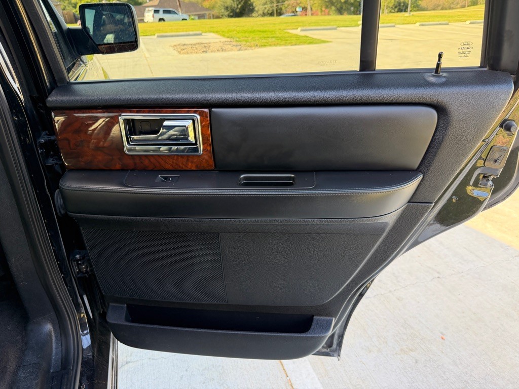 2015 Lincoln Navigator Image 19