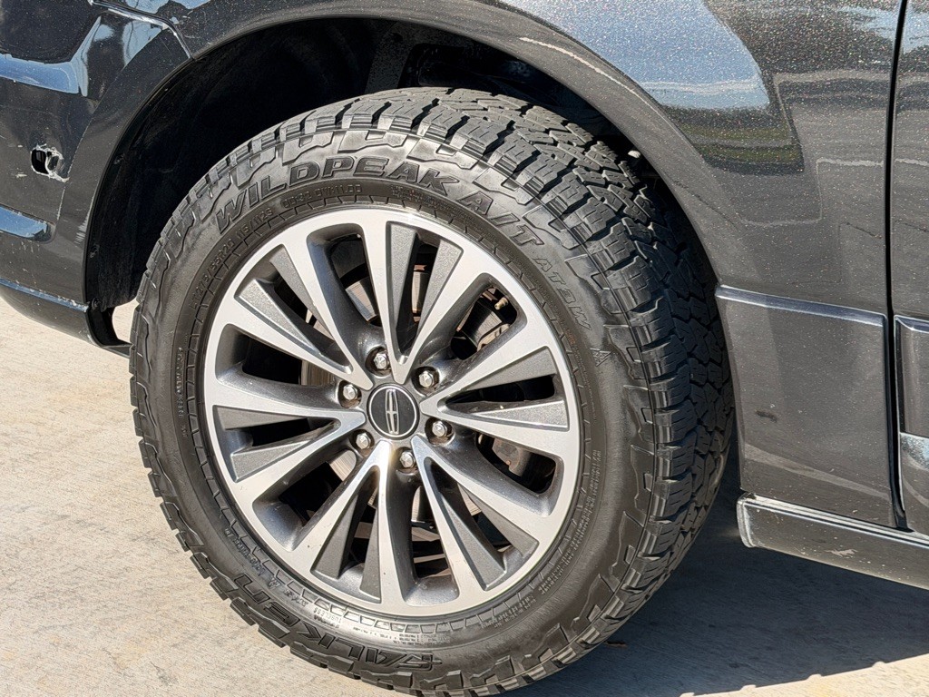 2015 Lincoln Navigator Image 26