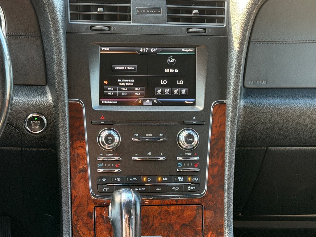 2015 Lincoln Navigator Image 30
