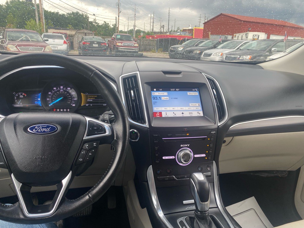 2017 Ford Edge Image 11