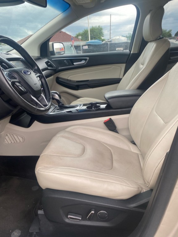 2017 Ford Edge Image 12