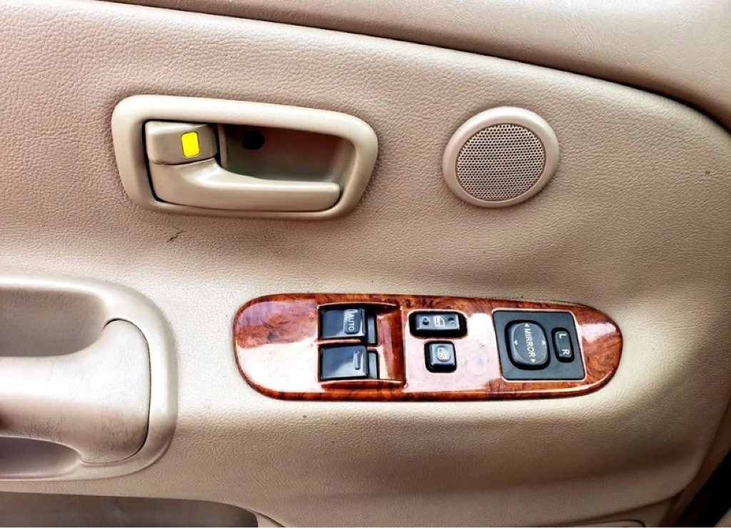 2002 Toyota Tundra Image 10