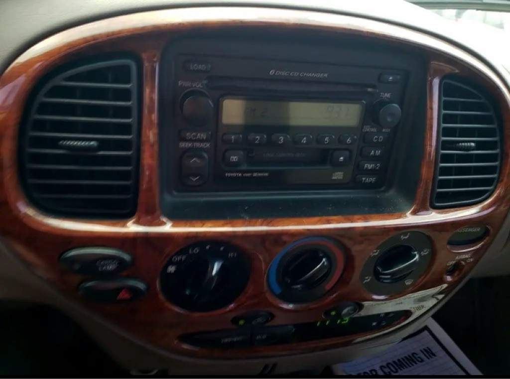 2002 Toyota Tundra Image 14