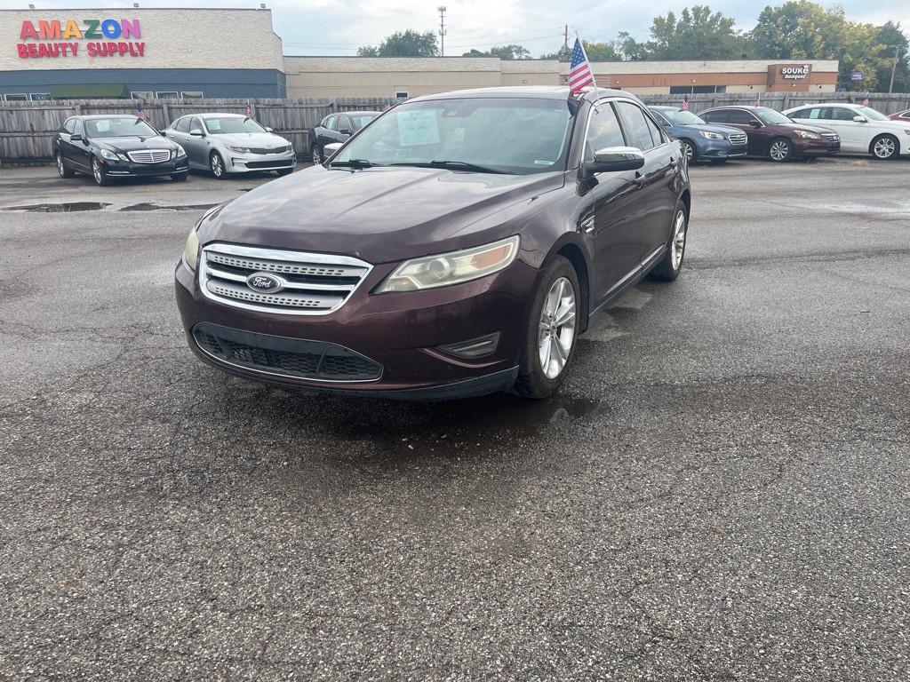 2010 Ford Taurus Image 2