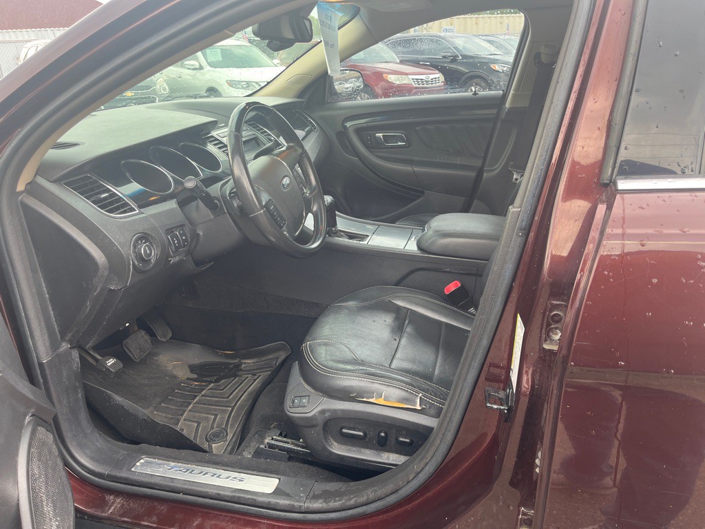 2010 Ford Taurus Image 5