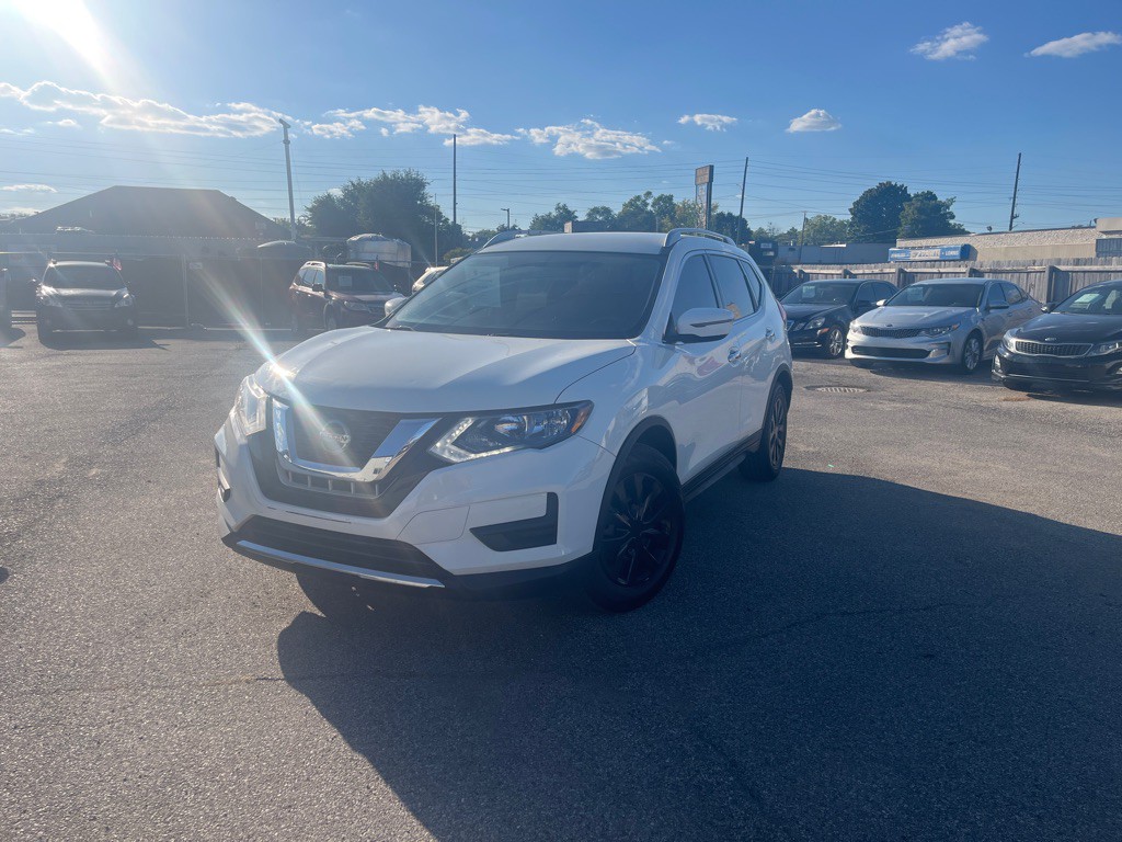 2018 Nissan Rogue Image 2