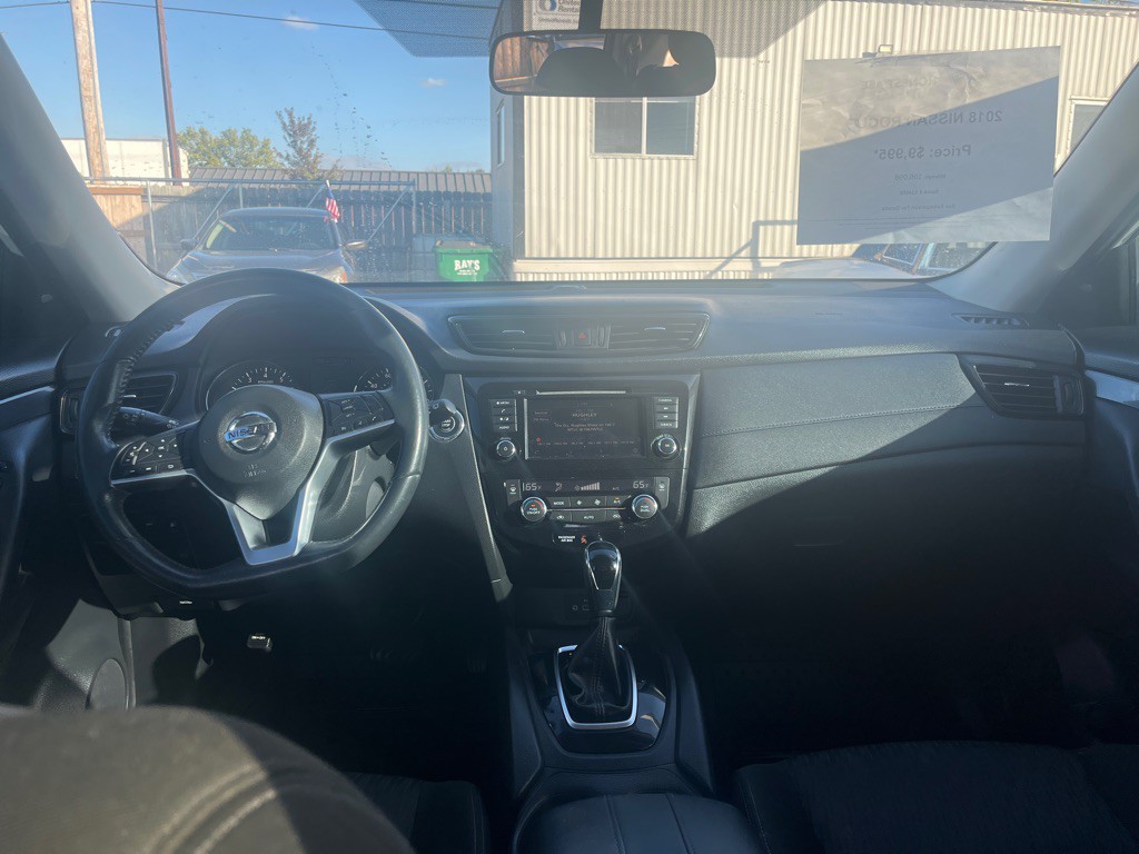 2018 Nissan Rogue Image 8