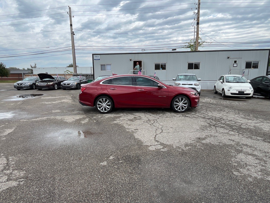 2017 Chevrolet Malibu Image 3