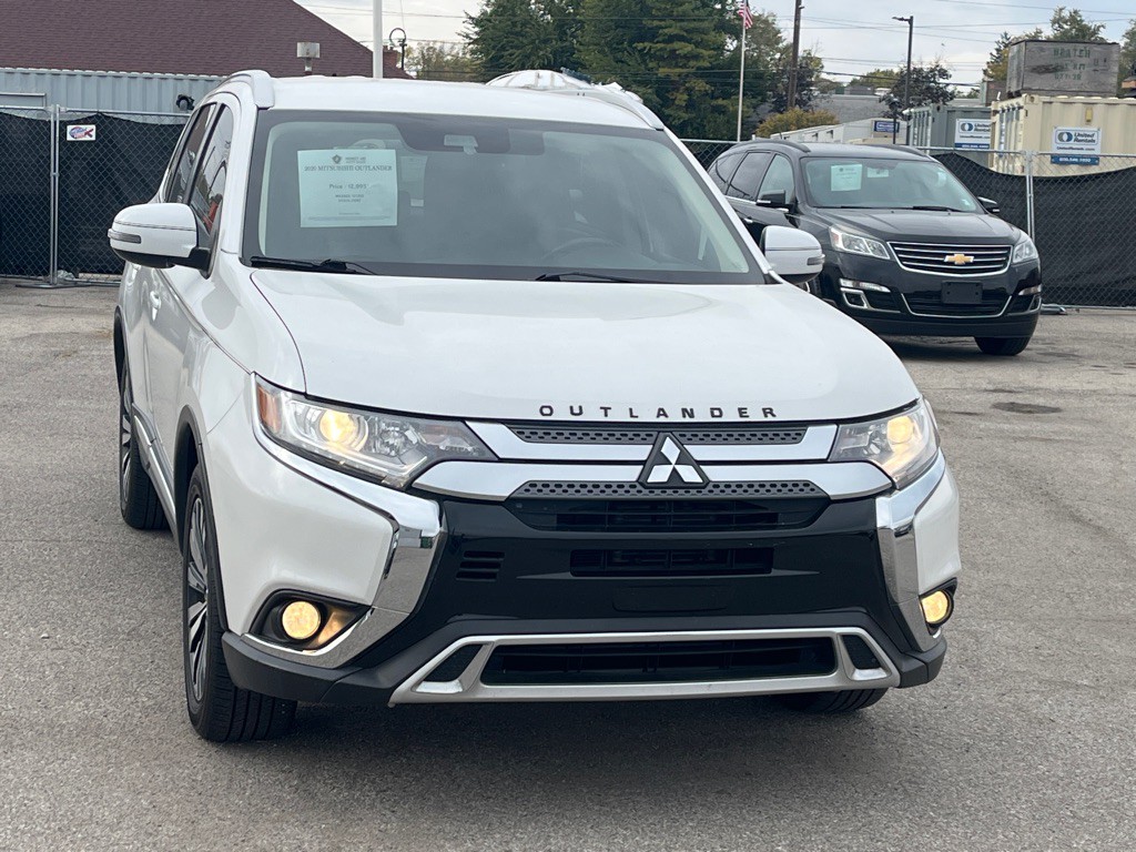 2020 Mitsubishi Outlander Image 1