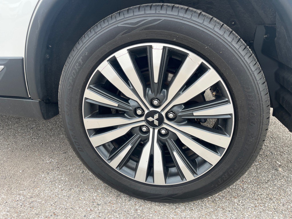 2020 Mitsubishi Outlander Image 7