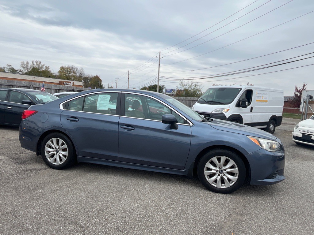 2016 Subaru Legacy Image 2