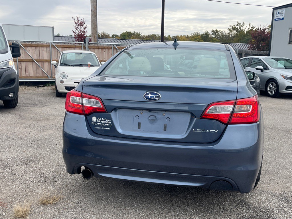2016 Subaru Legacy Image 3
