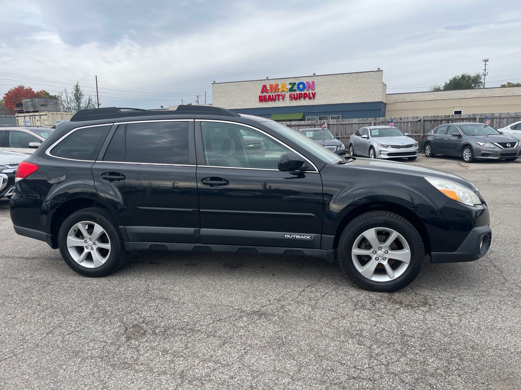 2013 Subaru Outback Image 2