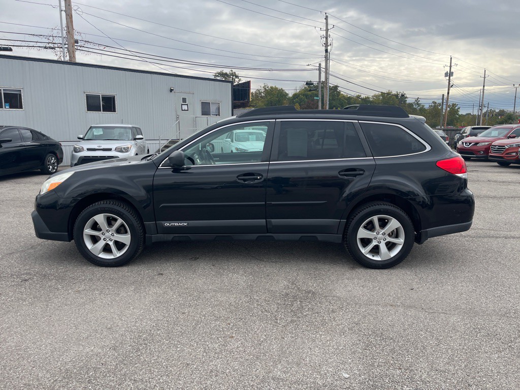 2013 Subaru Outback Image 4