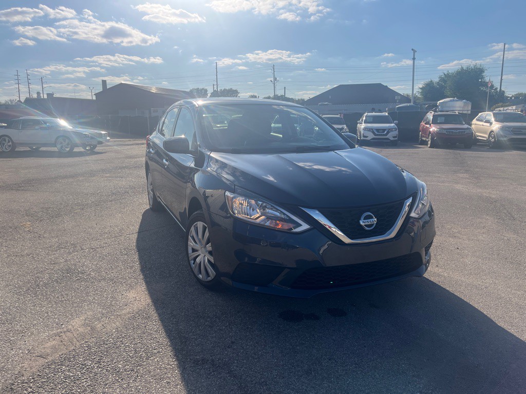 2017 Nissan Sentra Image 1