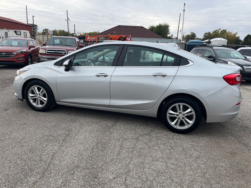 2016 Chevrolet Cruze Image 4