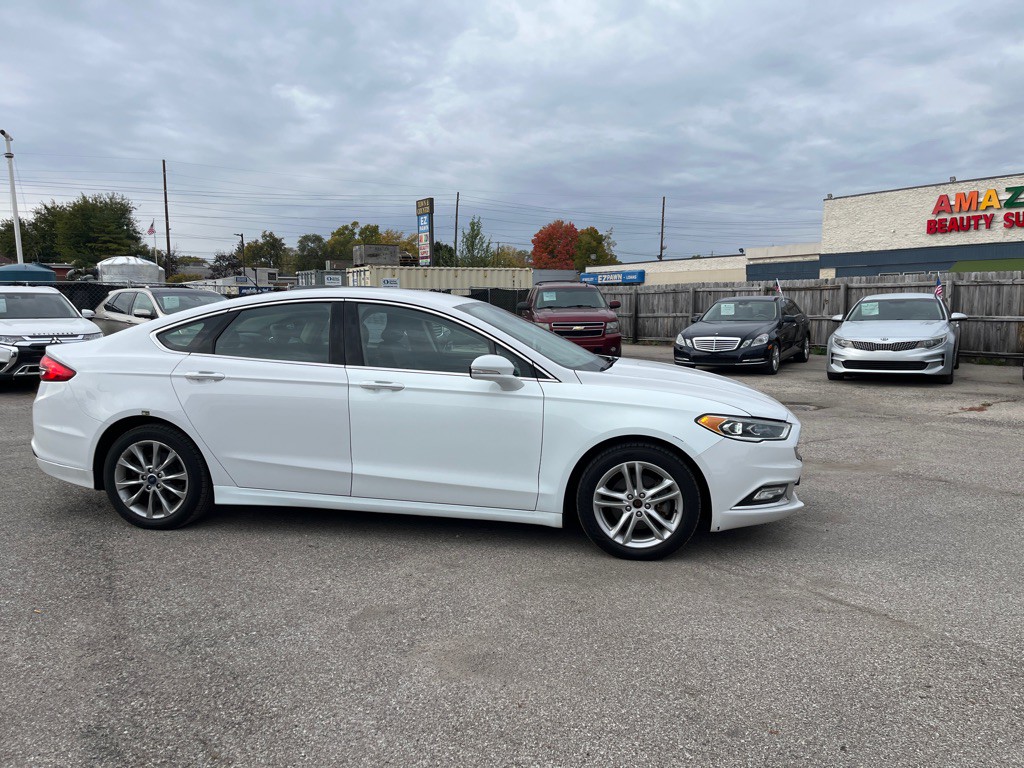 2017 Ford Fusion Image 2