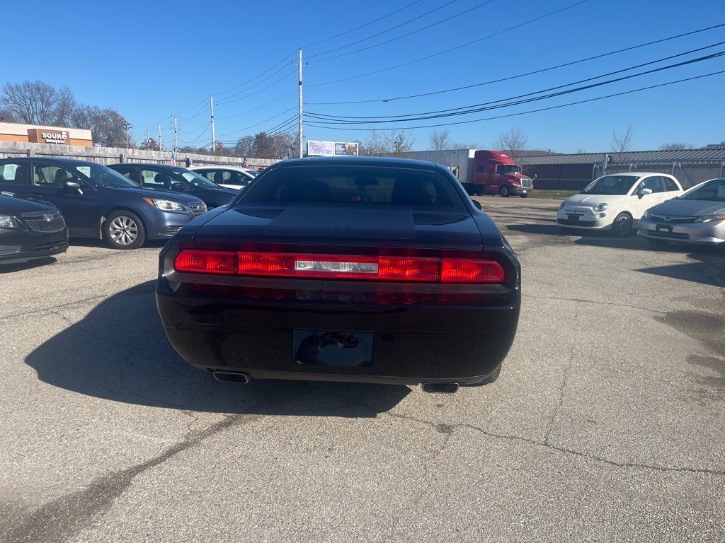 2013 Dodge Challenger Image 3