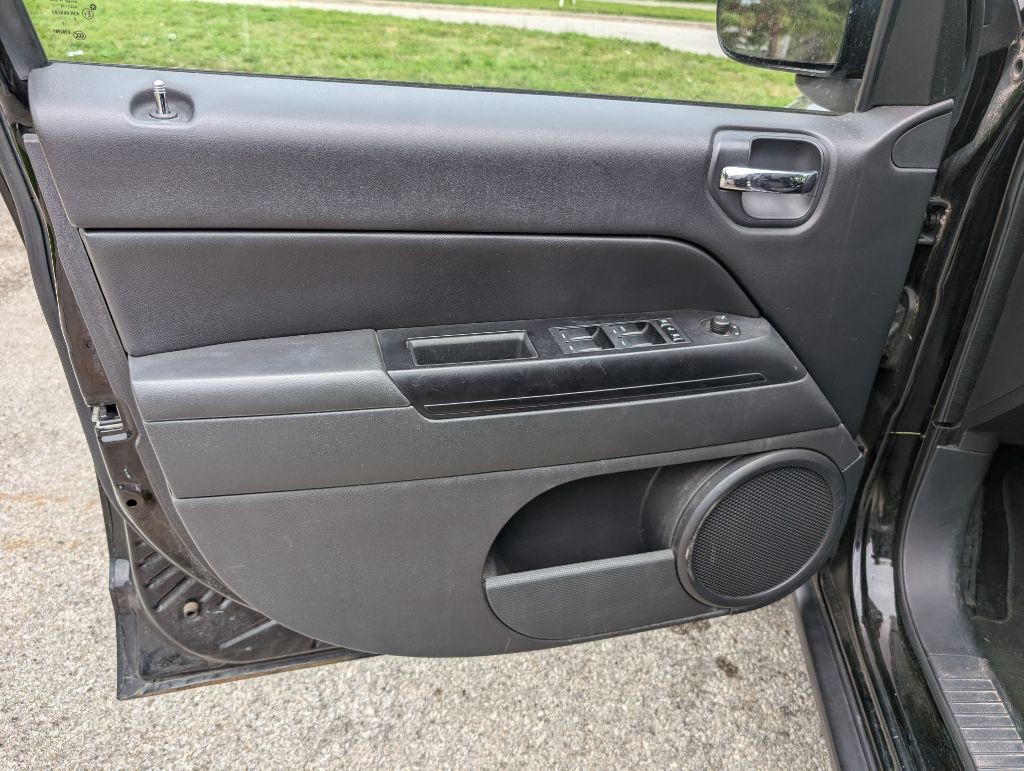 2013 Jeep Compass Image 13